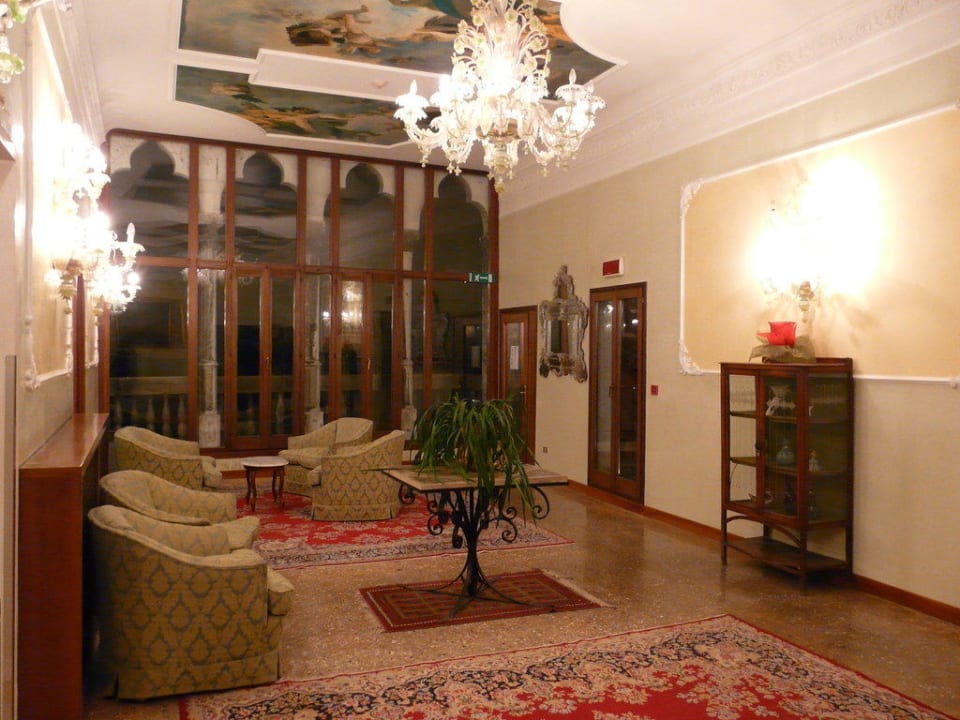 Aufenthaltsbereich 1. Etage Hotel Pausania