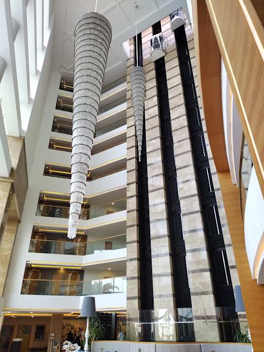 Lobby Sherwood Exclusive Lara