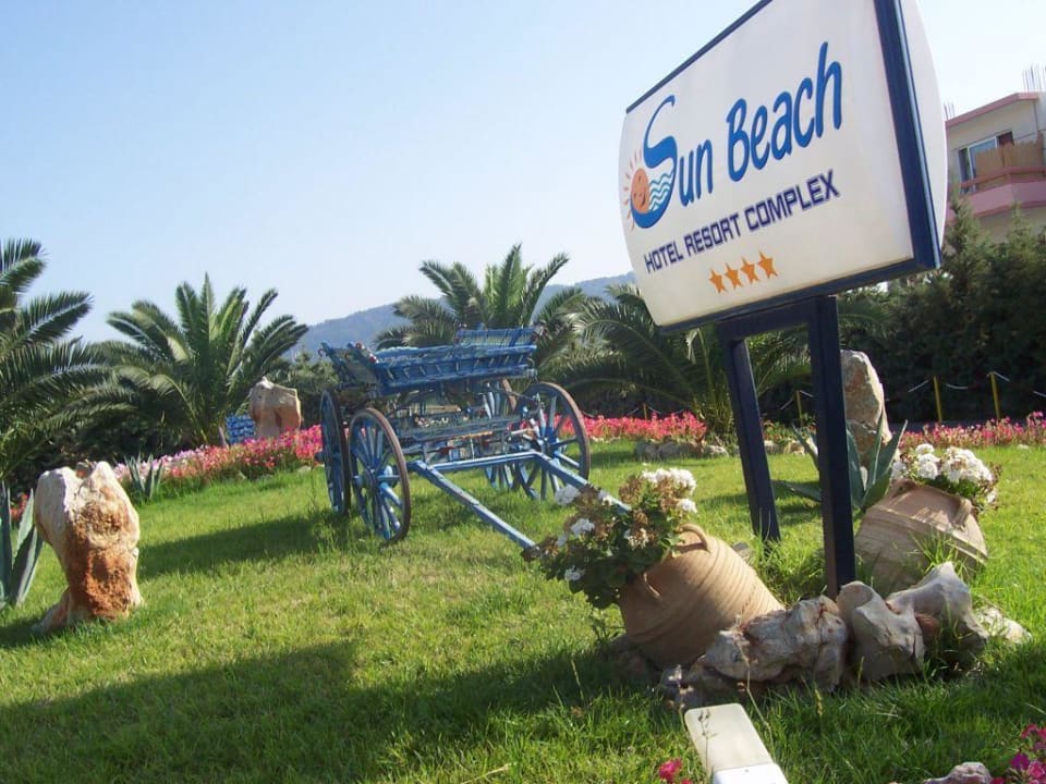 Dekoration auf dem Vorplatz vom Sun Beach 2 Sun Beach Resort