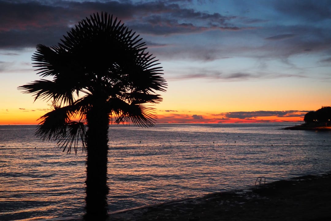 Abendstimmung Strandpromenade Maistra Select Belvedere Resort