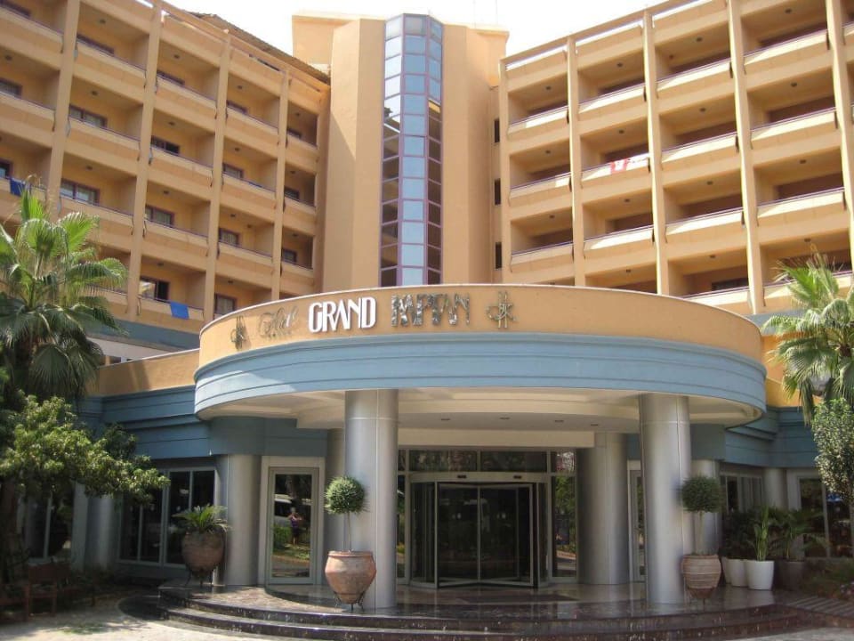 Frontansicht Grand Kaptan