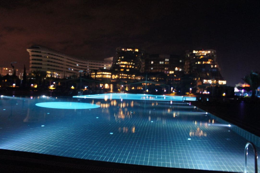 Hotel am abend Limak Lara Deluxe Hotel & Resort