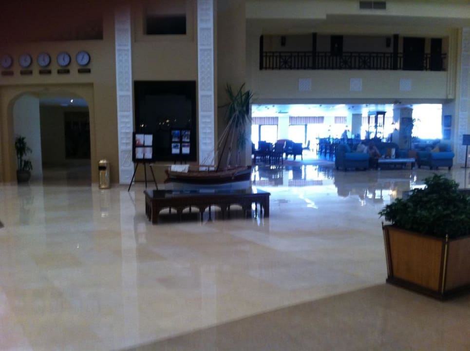 Eingang Steigenberger ALDAU Beach Hotel