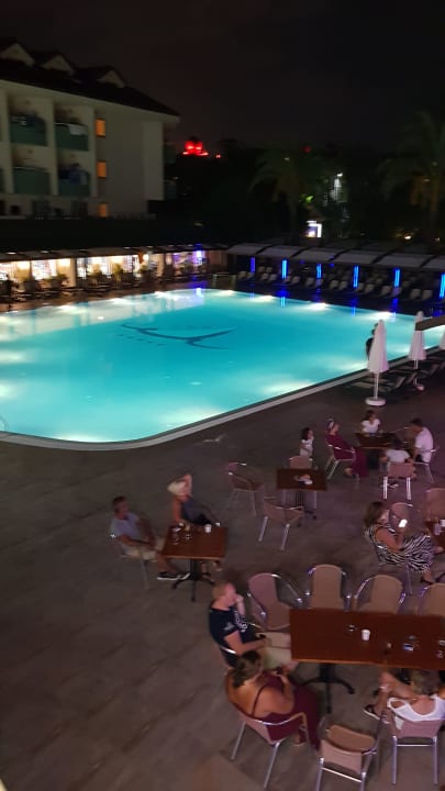 Pool Side Breeze Hotel