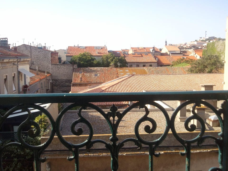 Blick aus dem Zimmer (Seitenstraße) Le Grand Hôtel de Sète