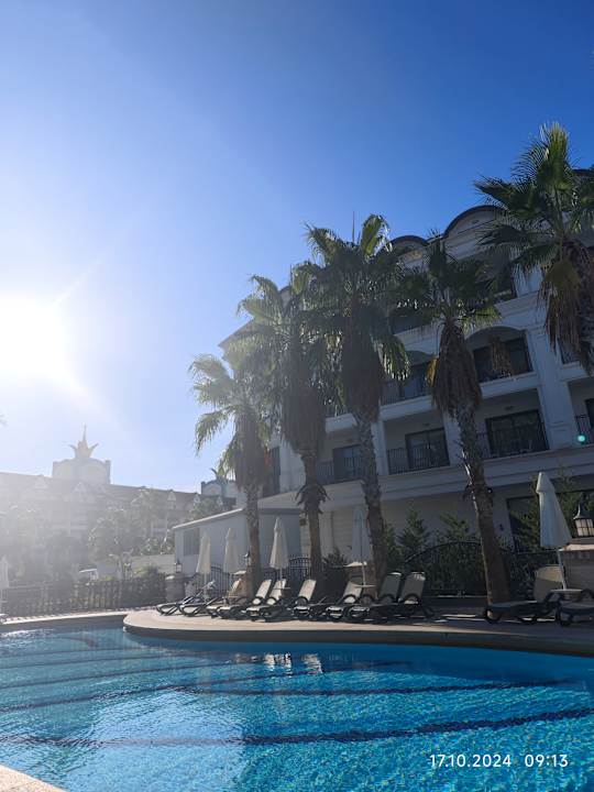 Pool Well Palace Side