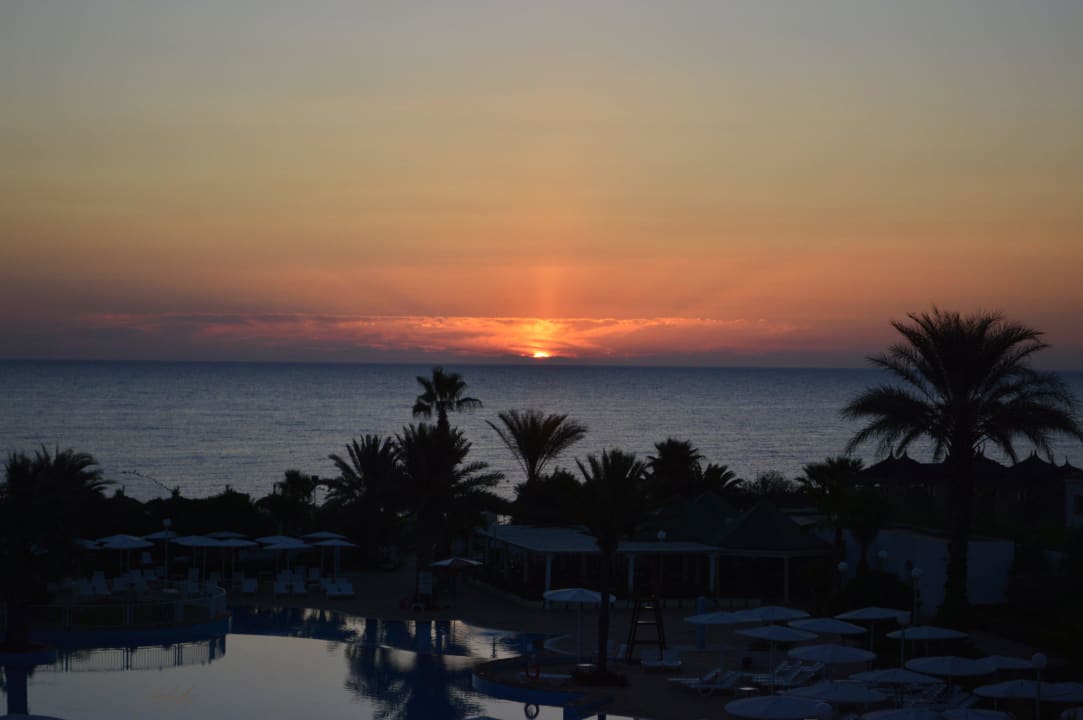 Sonnenaufgang Hotel El Mouradi Palm Marina