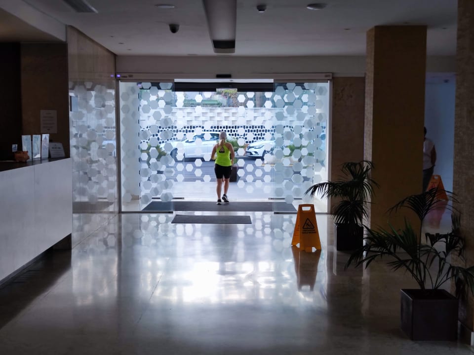 Lobby TRH Taoro Garden