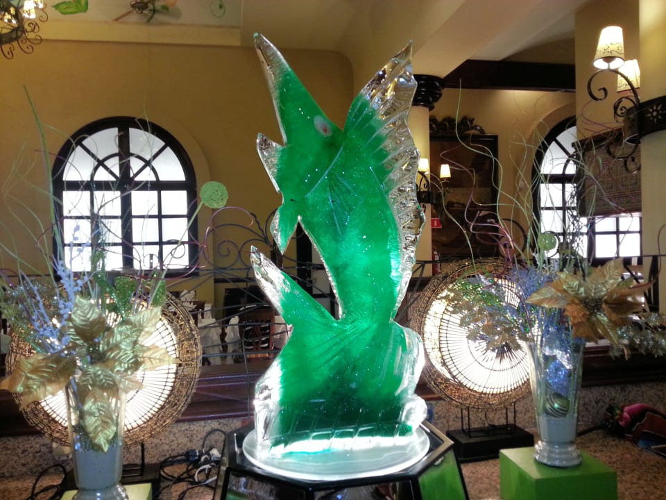 Figuren aus Eis Hotel Riu Tequila