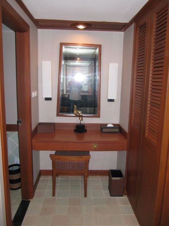 Vorraum im Zimmer Holiday Inn Resort Phuket