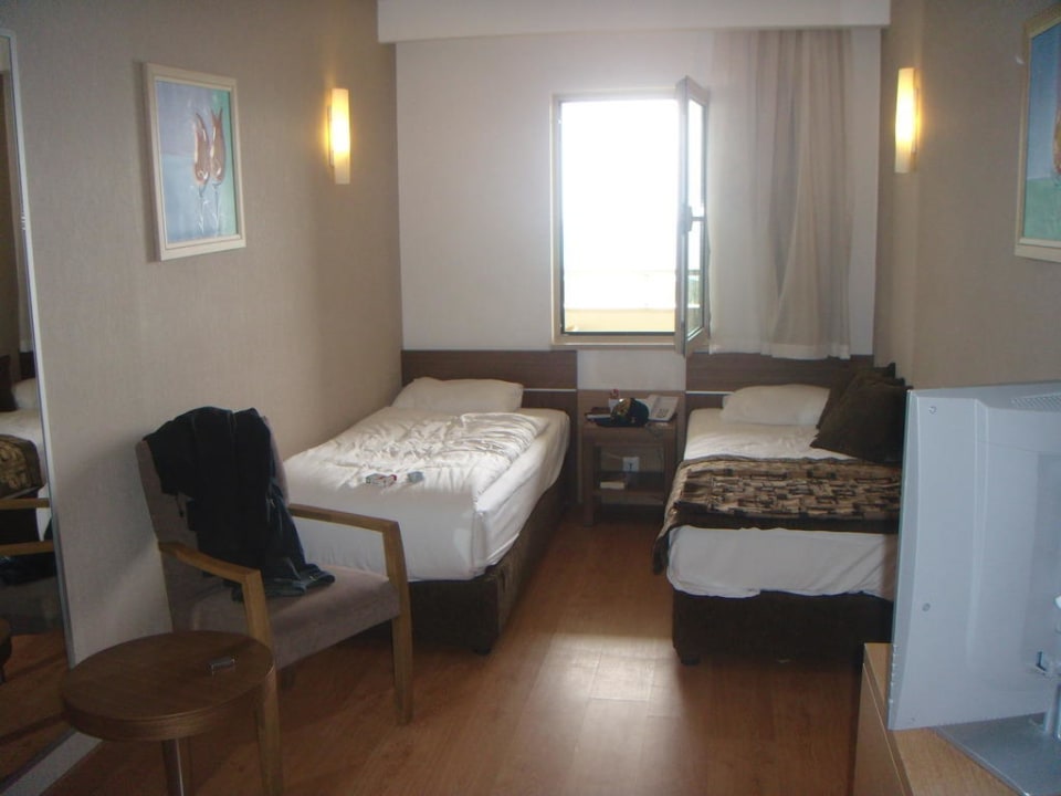 Zweiter Schlafraum im FZ Sunis Kumköy Beach Resort Hotel & Spa