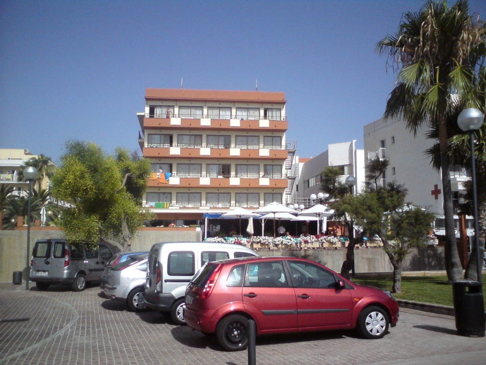 Blick von der Promenade auf das Hotel BLUESEA Anba Romani