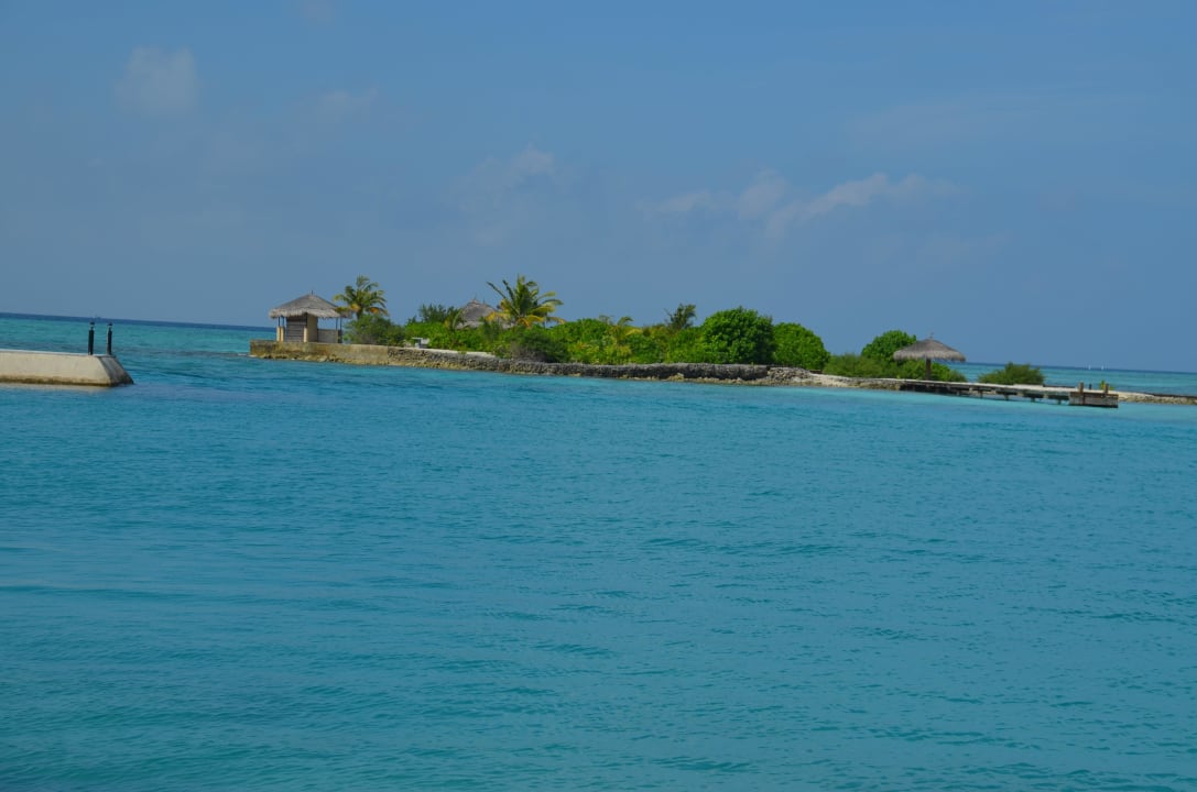Ausblick vom Hauptsteg bei schönem Wetter Adaaran Select Hudhuran Fushi - Premium All Inclusive