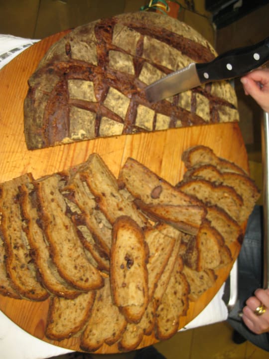 Selbstgebackenes Brot Hotel Adler / Gasthof Zum verkauften Großvater