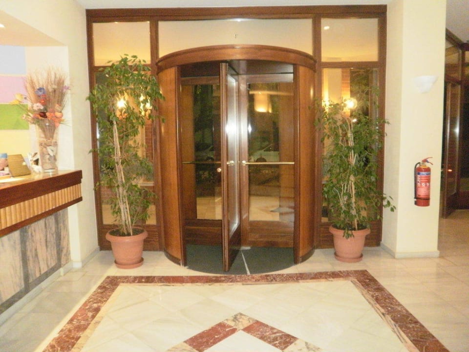 Hoteleingang Atrium Ambiance Hotel