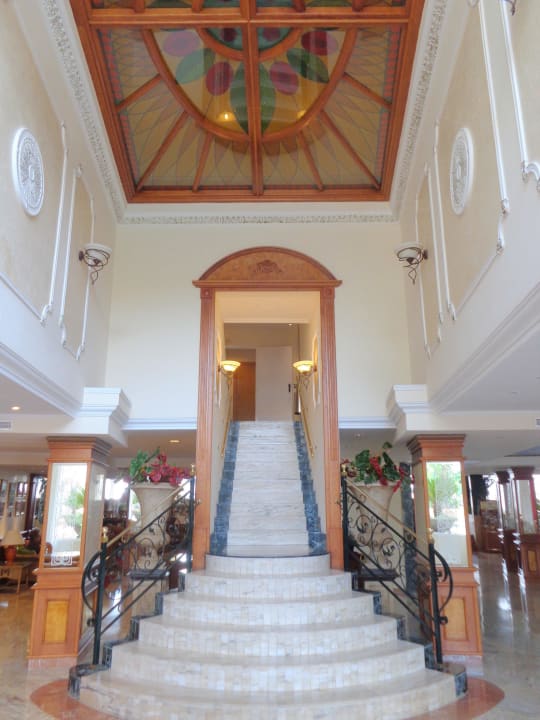 Schön gestalteter Aufgang Grupotel Acapulco Playa - Adults Only