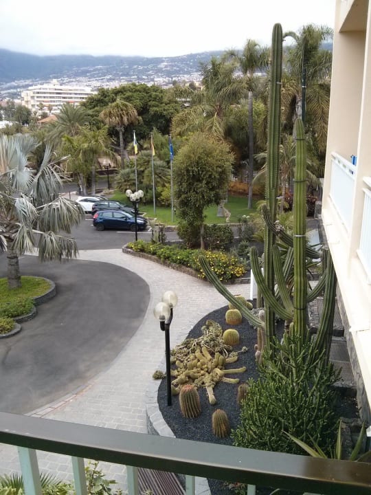 Blick von unserer Terrasse im Ersten Stock Hotel Tigaiga