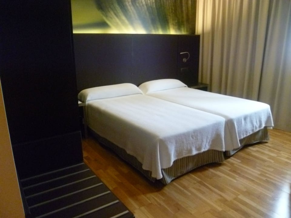 Bett mit super Schlafkomfort AC Hotel by Marriott Milan Sesto