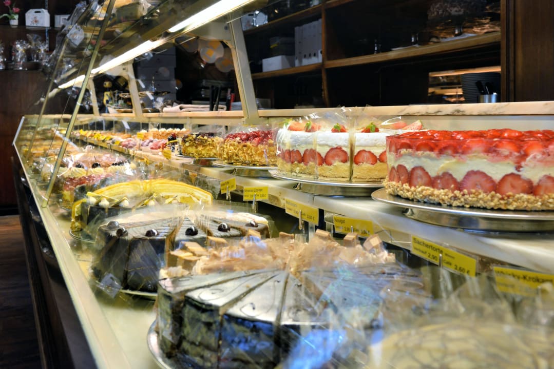 Feine Kuchen und Torten aus eigener Konditorei Privathotel Lindtner Hamburg