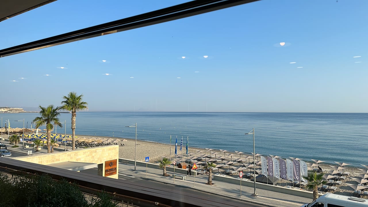 Ausblick Ikones Seafront Luxury Suites