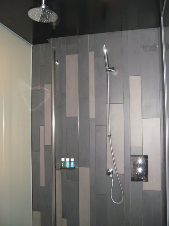 Dusche in separater Kabine W London - Leicester Square