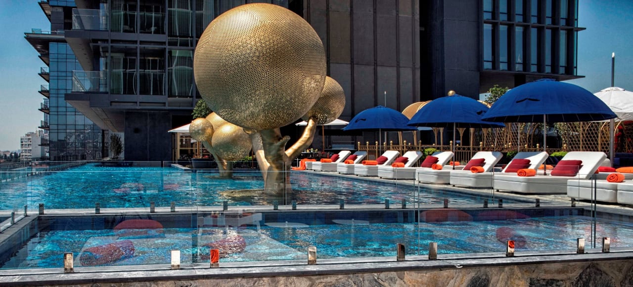 Pool Fairmont Quasar Istanbul