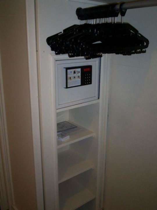 Einbauschrank mit Safe Ali Bey Club