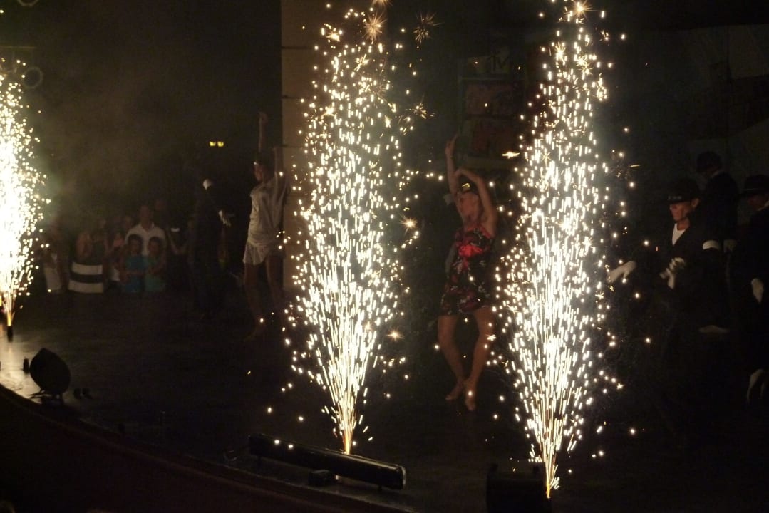 Shows Duni Royal Holiday Village