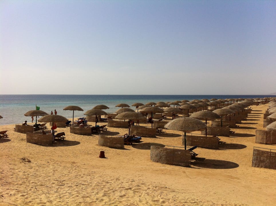 Der Hotelstrand Blickrichtung Süd Hotel Gorgonia Beach Resort