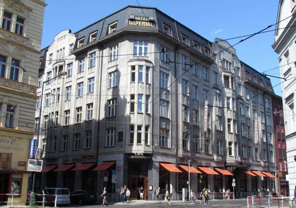 Street view Art Deco Imperial Hotel