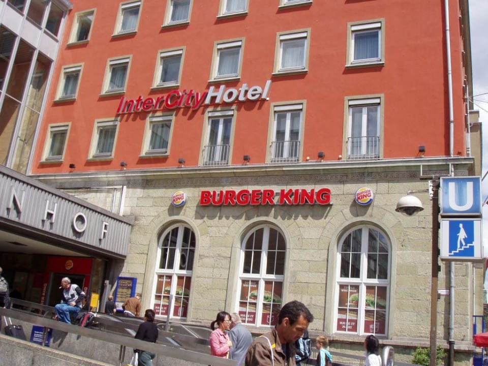 Hotel von Aussen IntercityHotel München