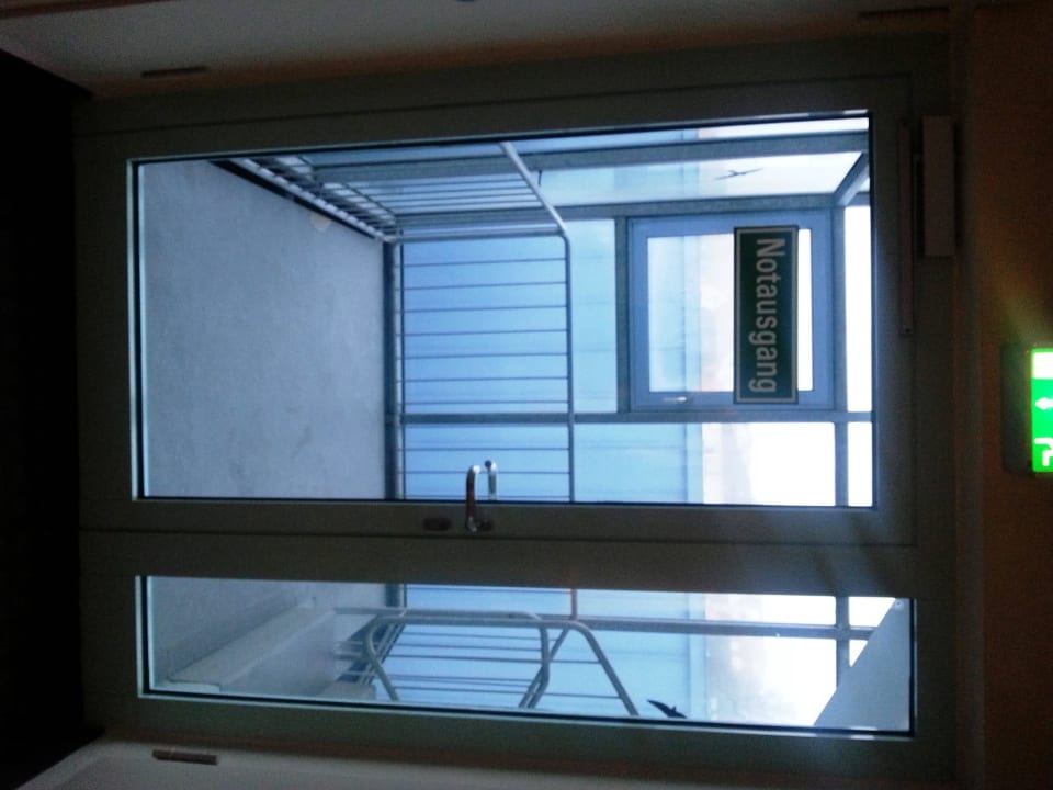 Notausgang Best Western Plus Palatin Kongresshotel