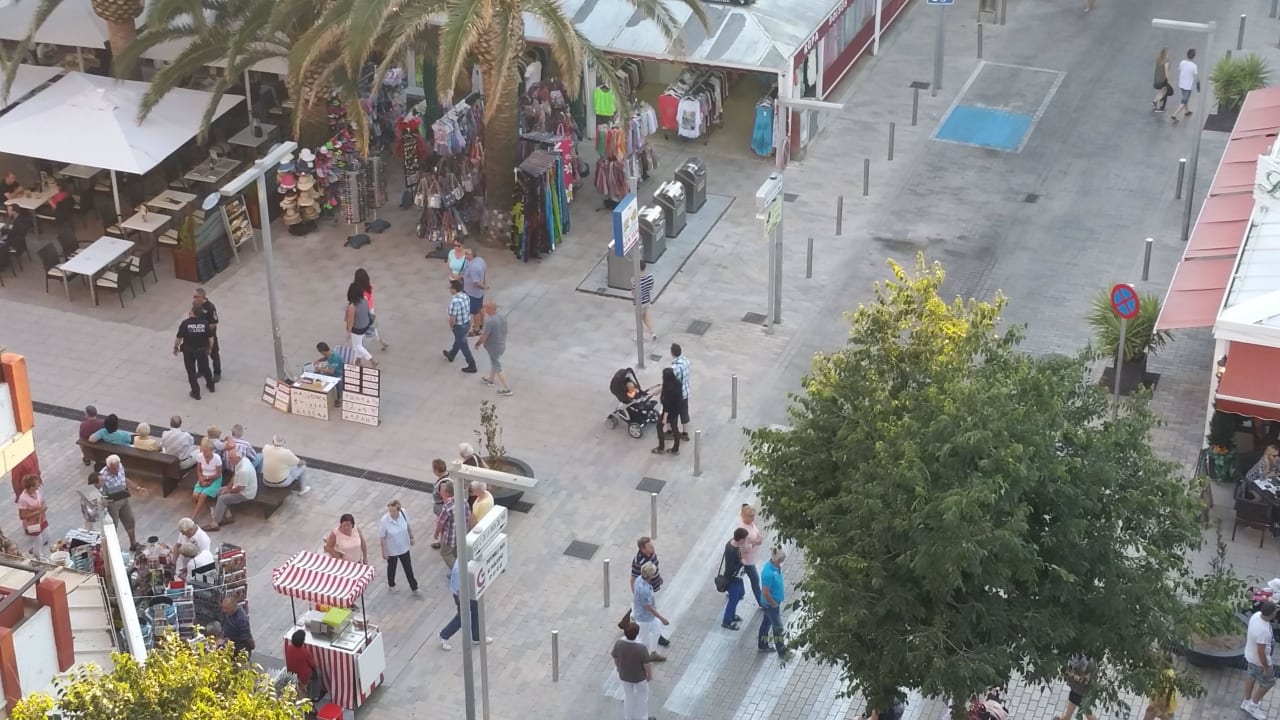 Einkaufsmeile direkt hinterm Hotel Sabina Hotel & Suites