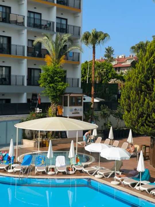 Pool Side Aquamarin Resort & Spa