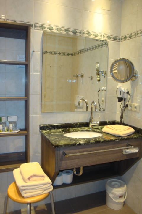 Badezimmer Hotel Sommer