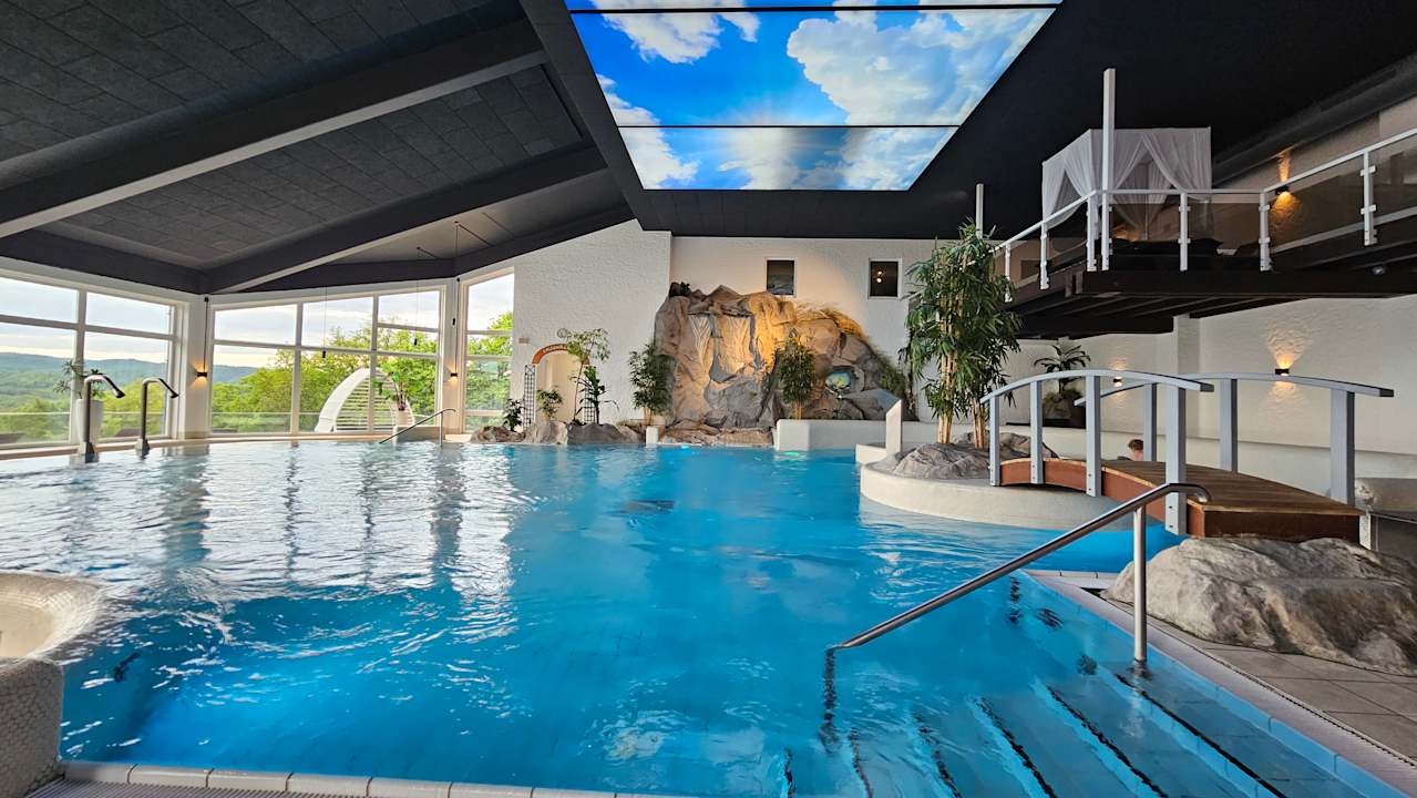Pool Göbel's Hotel Rodenberg
