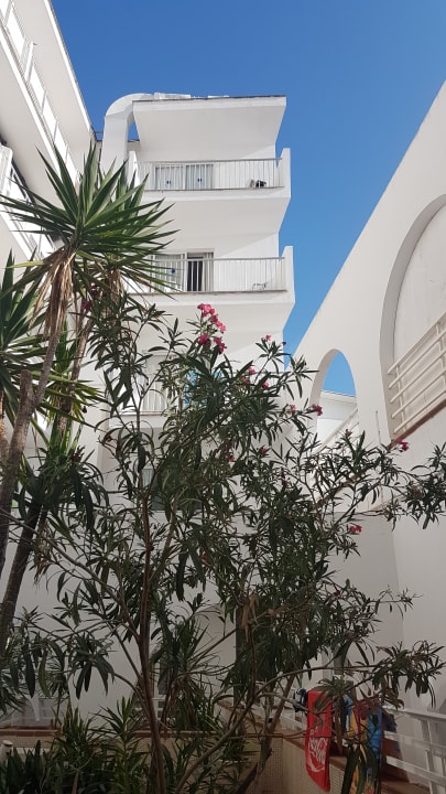 Außenansicht Hotel Kilimanjaro