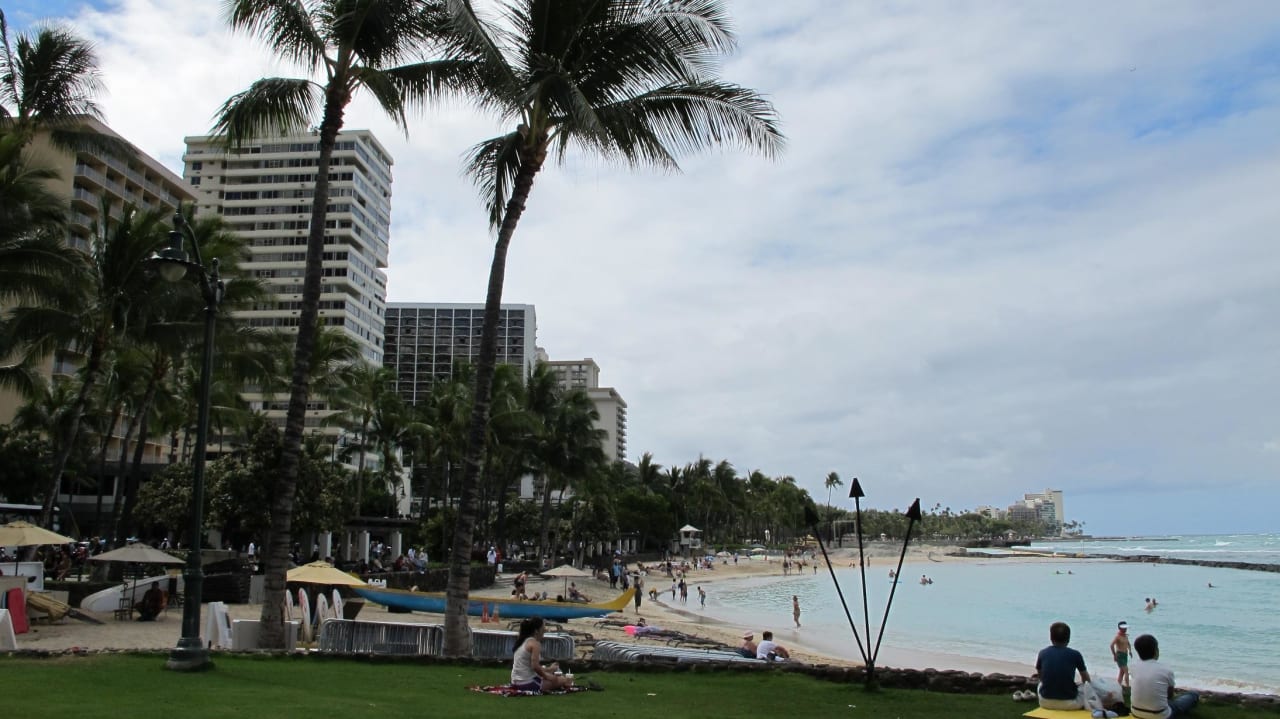 Blick auf den Strand Hotel Aston Waikiki Circle