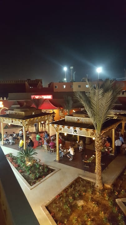 Blick auf ital. Restaurant Pickalbatros Alf Leila Wa Leila Resort - Neverland Hurghada