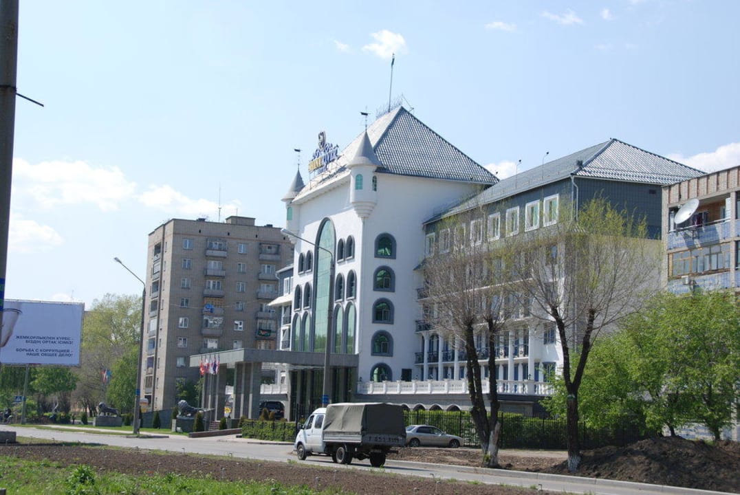 Uliza Solnechaya Shiny River Hotel