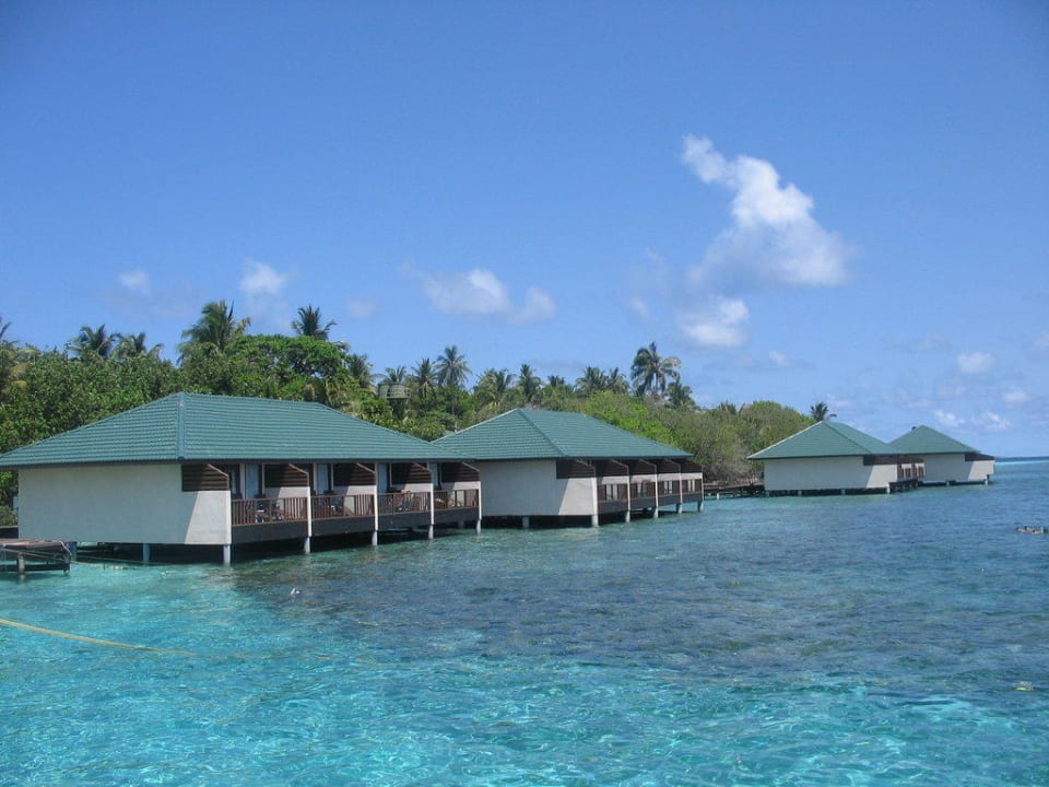 Vom Hauptsteg aus gesehen Embudu Village