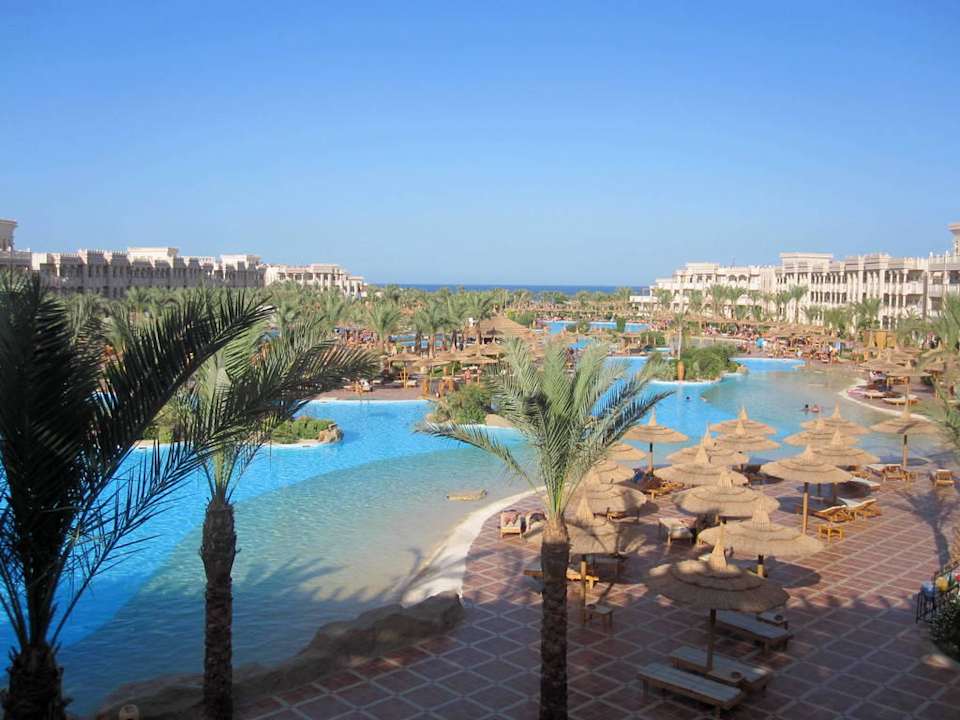 Ein Teil der Poolanlage Pickalbatros Palace Resort