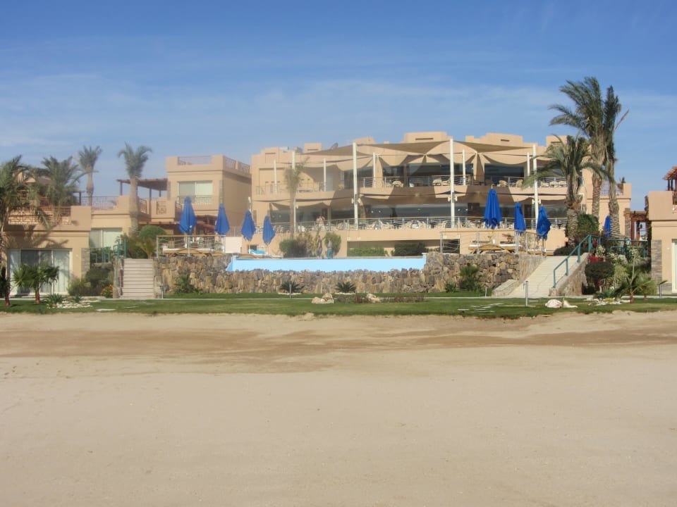 Blick vom Strand zum Hotel Shams Prestige Abu Soma-Adults Only