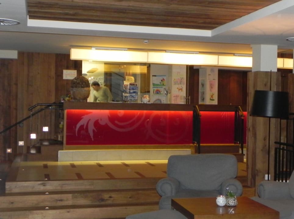 Rezeption Familienresort Ellmauhof – das echte All Inclusive