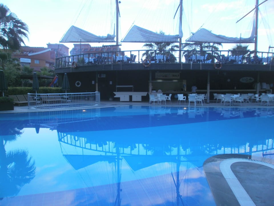 Am Abend Can Garden Resort