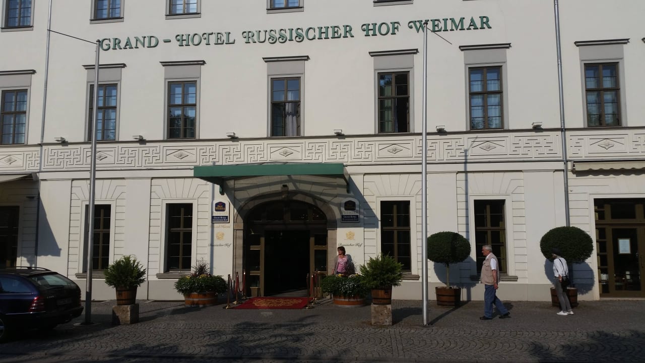 Direkt gegenüber der Fussgängerzone Best Western Premier Grand Hotel Russischer Hof