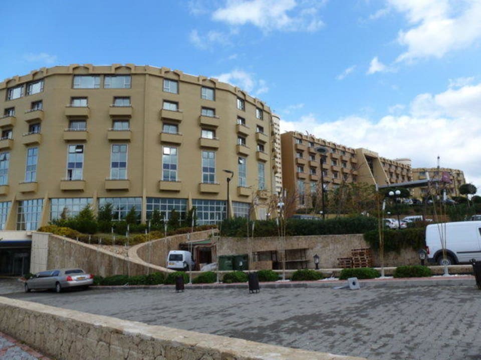 Blick vom Südwesten Merit Park Hotel