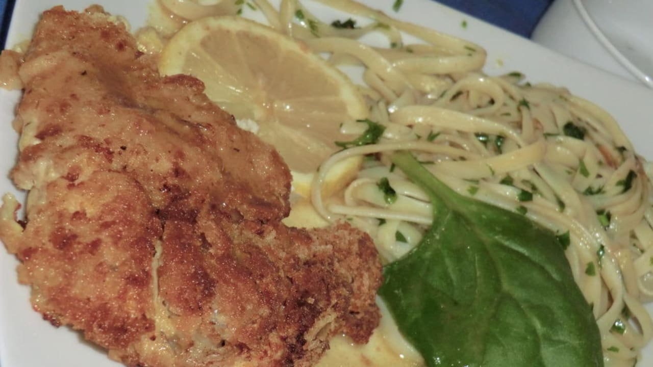 Schnitzel mit Bandnudeln Calimera One Resort Jockey