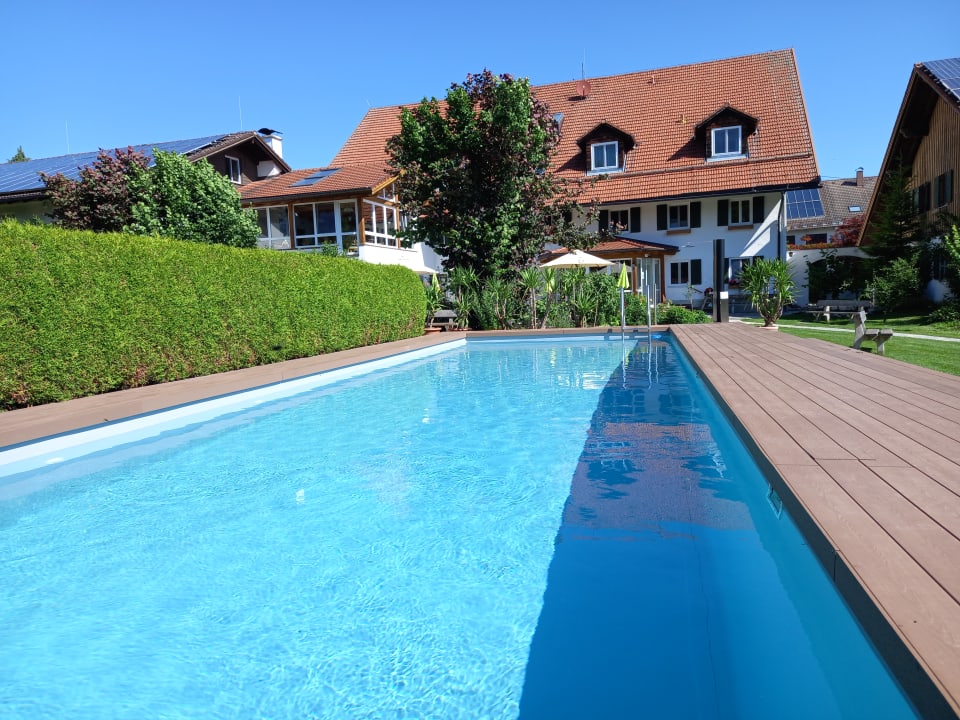 Pool Gästehaus Lindenhof