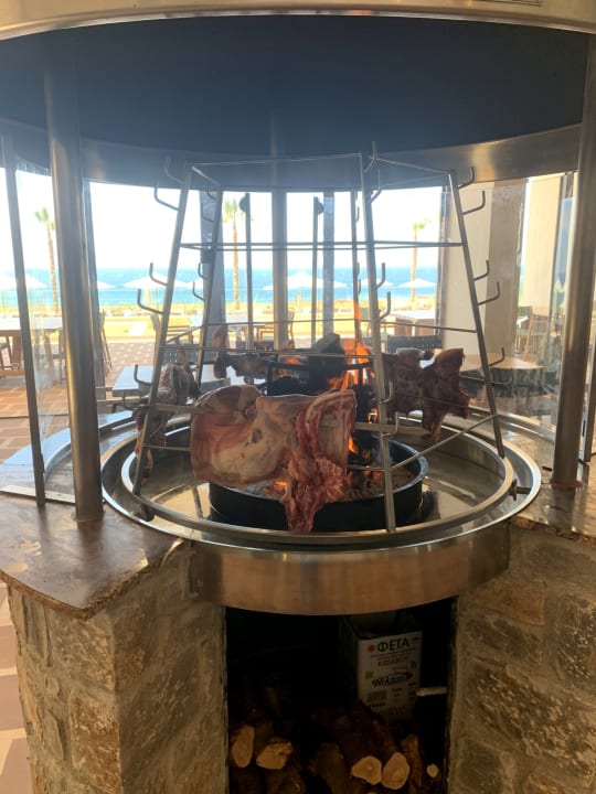 Gastro The Royal Senses Resort, Curio Collection by Hilton